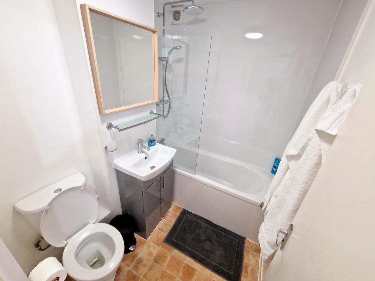 Апартаменти Flat In Battersea, 5 Minutes From Clapham Junction Station Лондон Екстер'єр фото