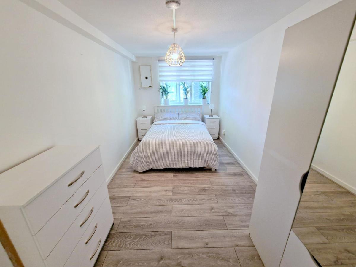 Апартаменти Flat In Battersea, 5 Minutes From Clapham Junction Station Лондон Екстер'єр фото